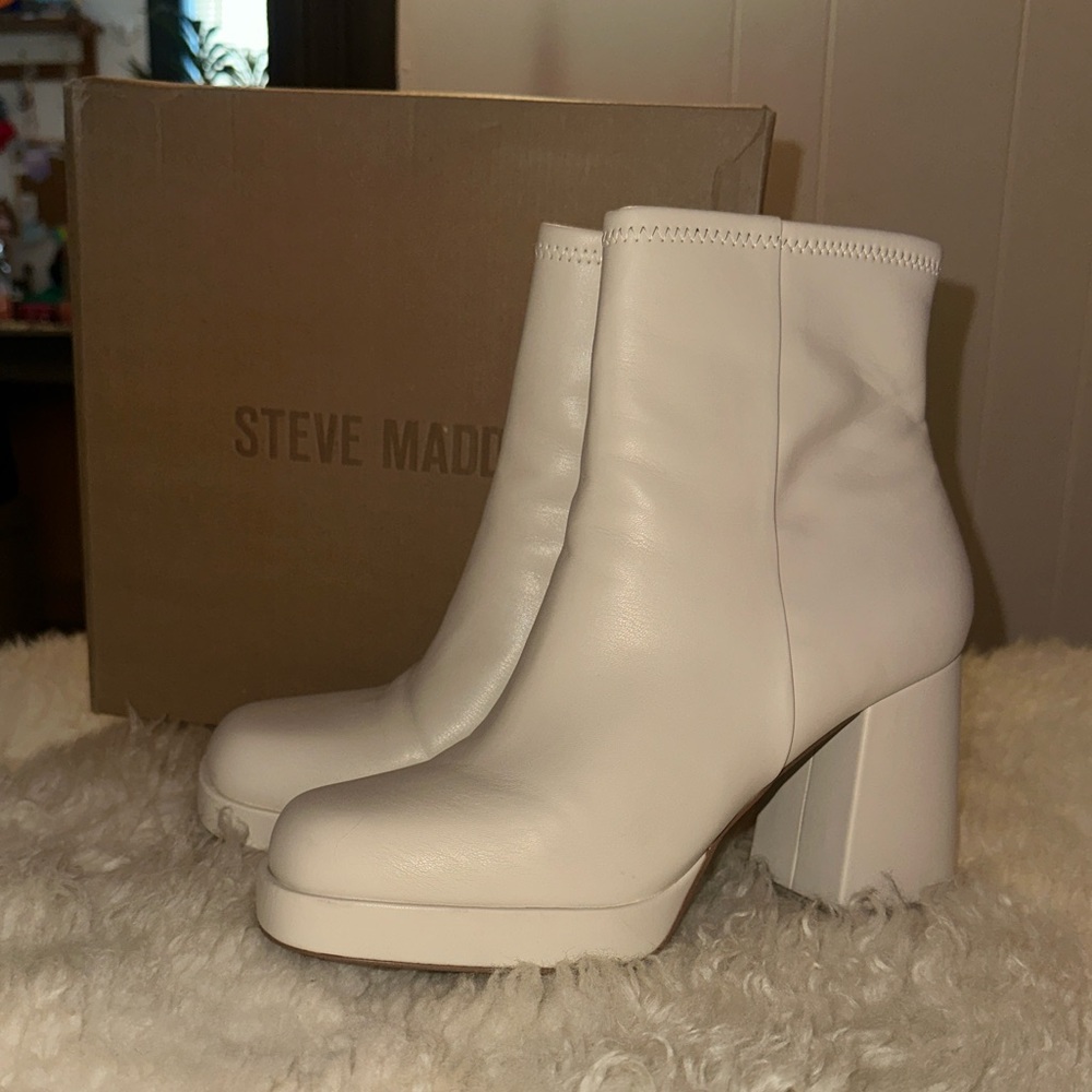 Steve Madden Cream Heeled Ankle Boots